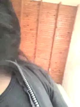 ZaraHoney on StripChat 